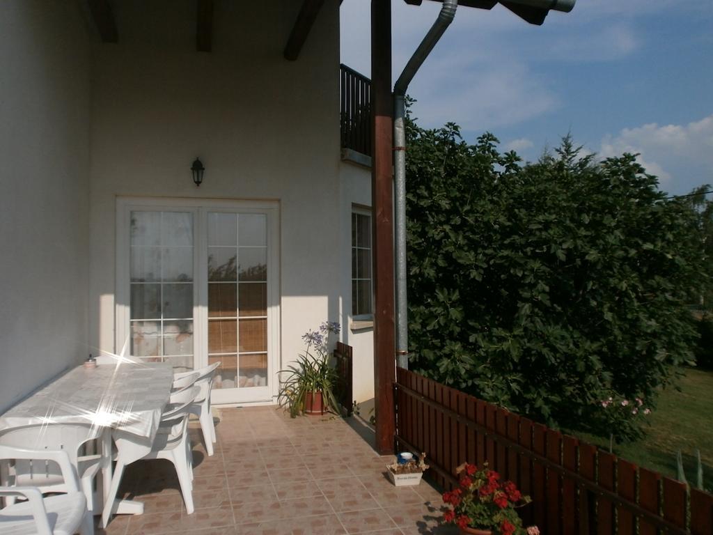 Feher Rozsa Apartman Cserszegtomaj Δωμάτιο φωτογραφία